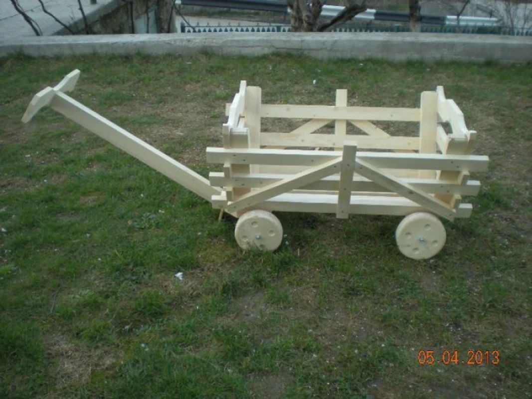 car pentru boi din lemn (1)